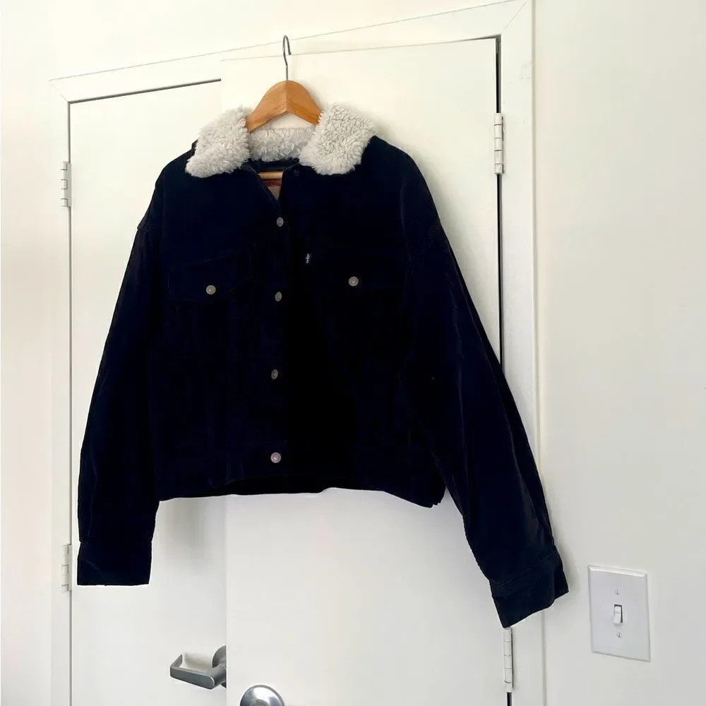 NWT Levi’s Women’s Sherpa Baby Baggy Trucker Black Jacket Size M